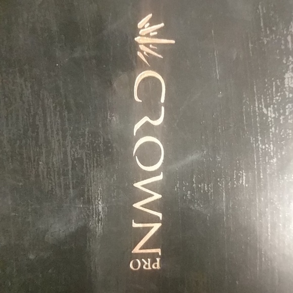 Crown Pro Fuego eyeshadow palette - Picture 2 of 2